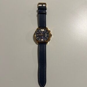 Cuena 6819 Watch